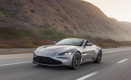 2021 Aston Martin Vantage Roadster (Color: Spirit Silver; US-Spec) Front Three-Quarter Wallpapers  450x275 (71)
