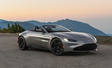 2021 Aston Martin Vantage Roadster (Color: Spirit Silver; US-Spec) Front Three-Quarter Wallpapers 450x275 (107)