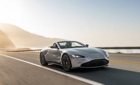 2021 Aston Martin Vantage Roadster (Color: Spirit Silver; US-Spec) Front Three-Quarter Wallpapers 450x275 (72)