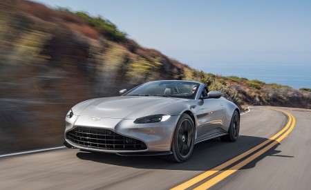 2021 Aston Martin Vantage Roadster (Color: Spirit Silver; US-Spec) Front Three-Quarter Wallpapers 450x275 (87)