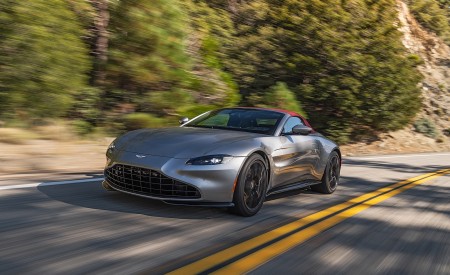 2021 Aston Martin Vantage Roadster (Color: Spirit Silver; US-Spec) Front Three-Quarter Wallpapers 450x275 (74)