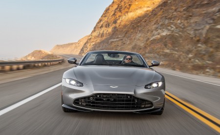 2021 Aston Martin Vantage Roadster (Color: Spirit Silver; US-Spec) Front Wallpapers 450x275 (75)