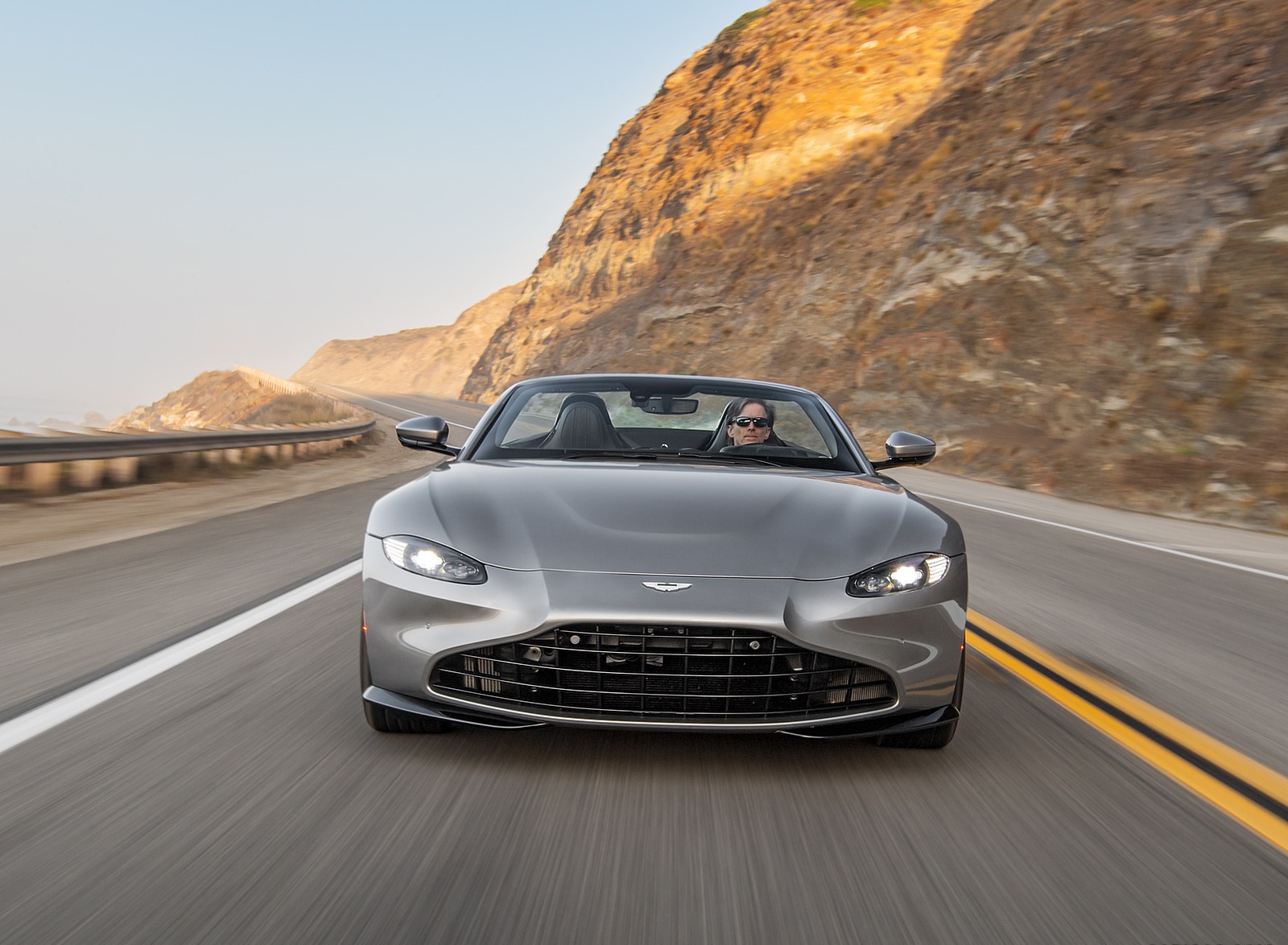 2021 Aston Martin Vantage Roadster (Color: Spirit Silver; US-Spec) Front Wallpapers #75 of 175