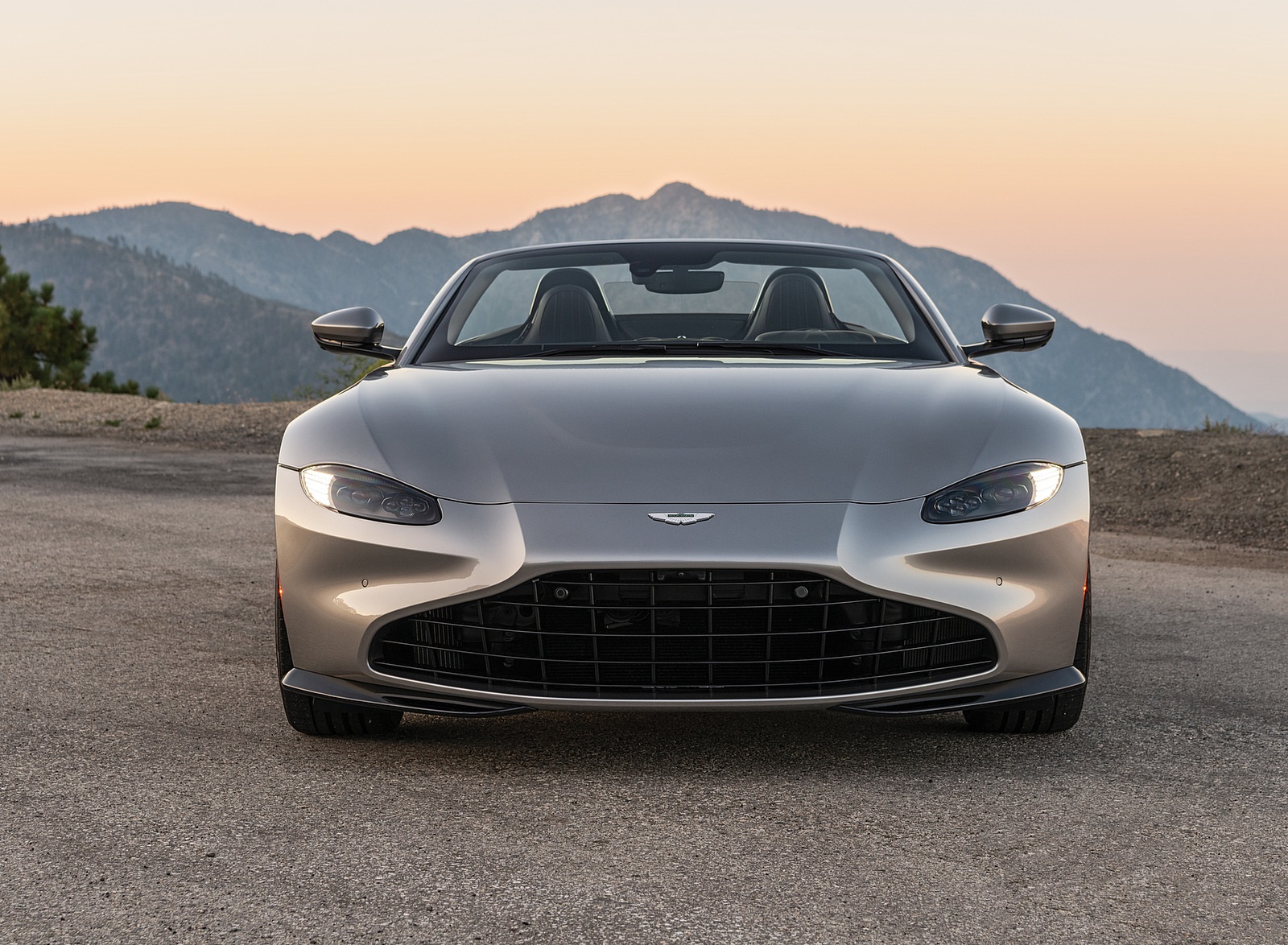 2021 Aston Martin Vantage Roadster (Color: Spirit Silver; US-Spec) Front Wallpapers #112 of 175