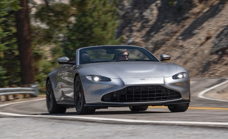 2021 Aston Martin Vantage Roadster (Color: Spirit Silver; US-Spec) Front Wallpapers 450x275 (89)
