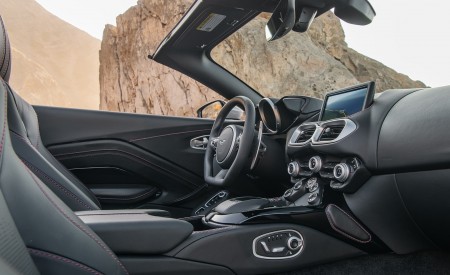 2021 Aston Martin Vantage Roadster (Color: Spirit Silver; US-Spec) Interior Wallpapers 450x275 (120)