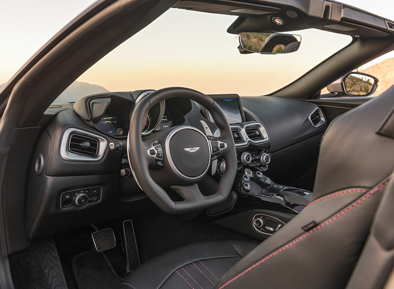 2021 Aston Martin Vantage Roadster (Color: Spirit Silver; US-Spec) Interior Wallpapers #121 of 175