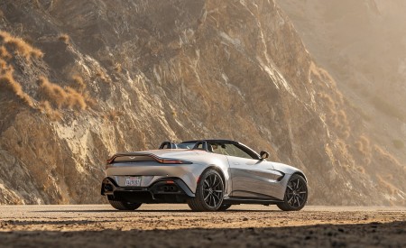 2021 Aston Martin Vantage Roadster (Color: Spirit Silver; US-Spec) Rear Three-Quarter Wallpapers 450x275 (116)