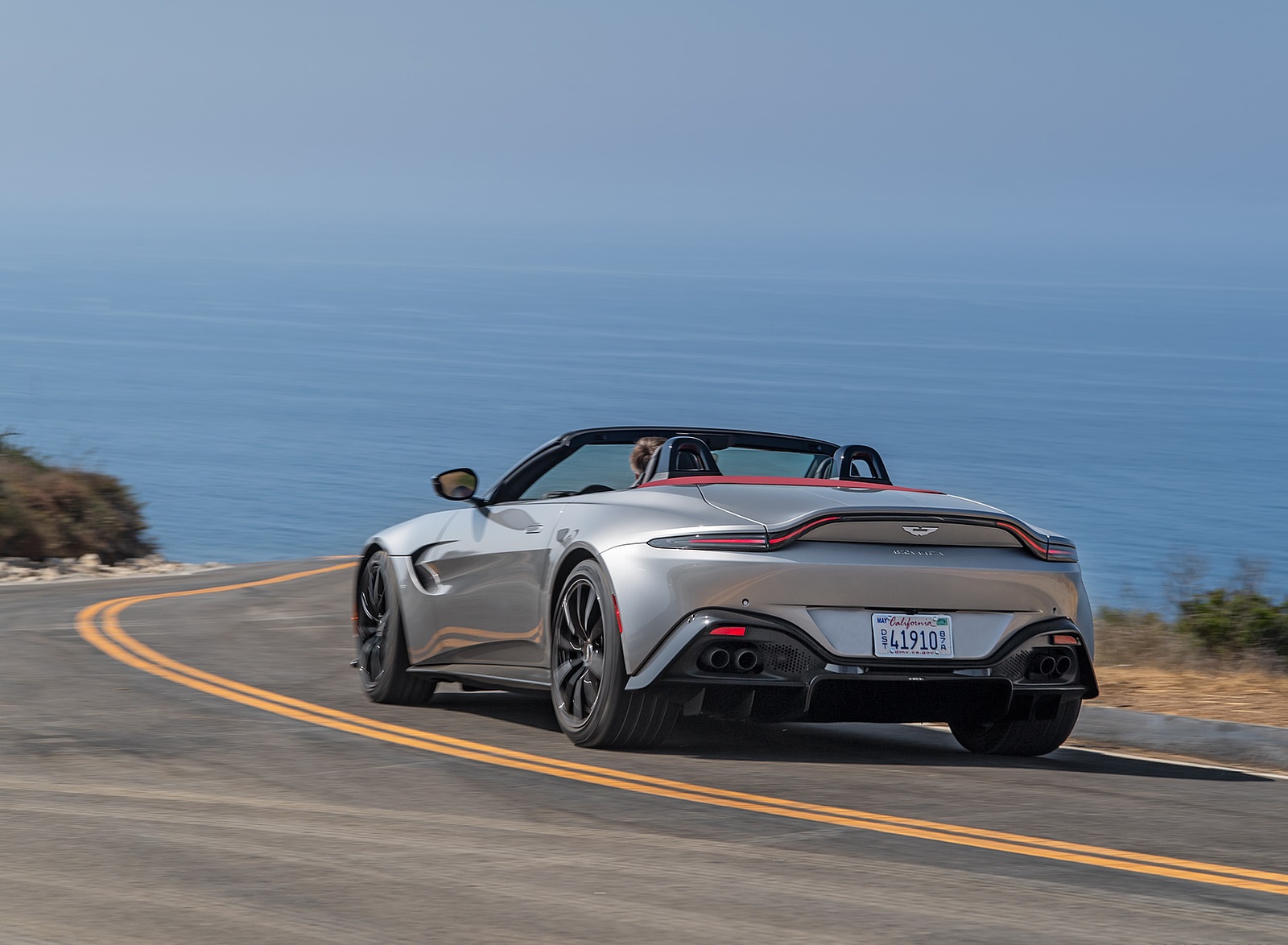2021 Aston Martin Vantage Roadster (Color: Spirit Silver; US-Spec) Rear Three-Quarter Wallpapers #90 of 175