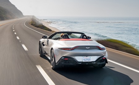 2021 Aston Martin Vantage Roadster (Color: Spirit Silver; US-Spec) Rear Wallpapers 450x275 (92)
