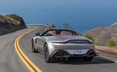 2021 Aston Martin Vantage Roadster (Color: Spirit Silver; US-Spec) Rear Wallpapers 450x275 (93)