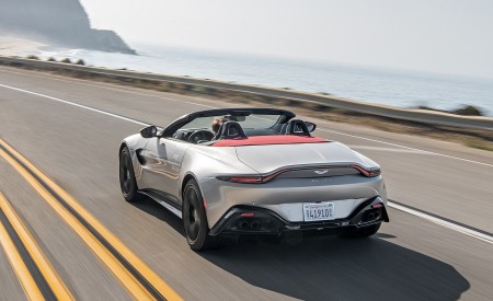 2021 Aston Martin Vantage Roadster (Color: Spirit Silver; US-Spec) Rear Wallpapers 450x275 (80)