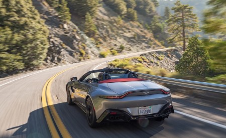 2021 Aston Martin Vantage Roadster (Color: Spirit Silver; US-Spec) Rear Wallpapers 450x275 (81)