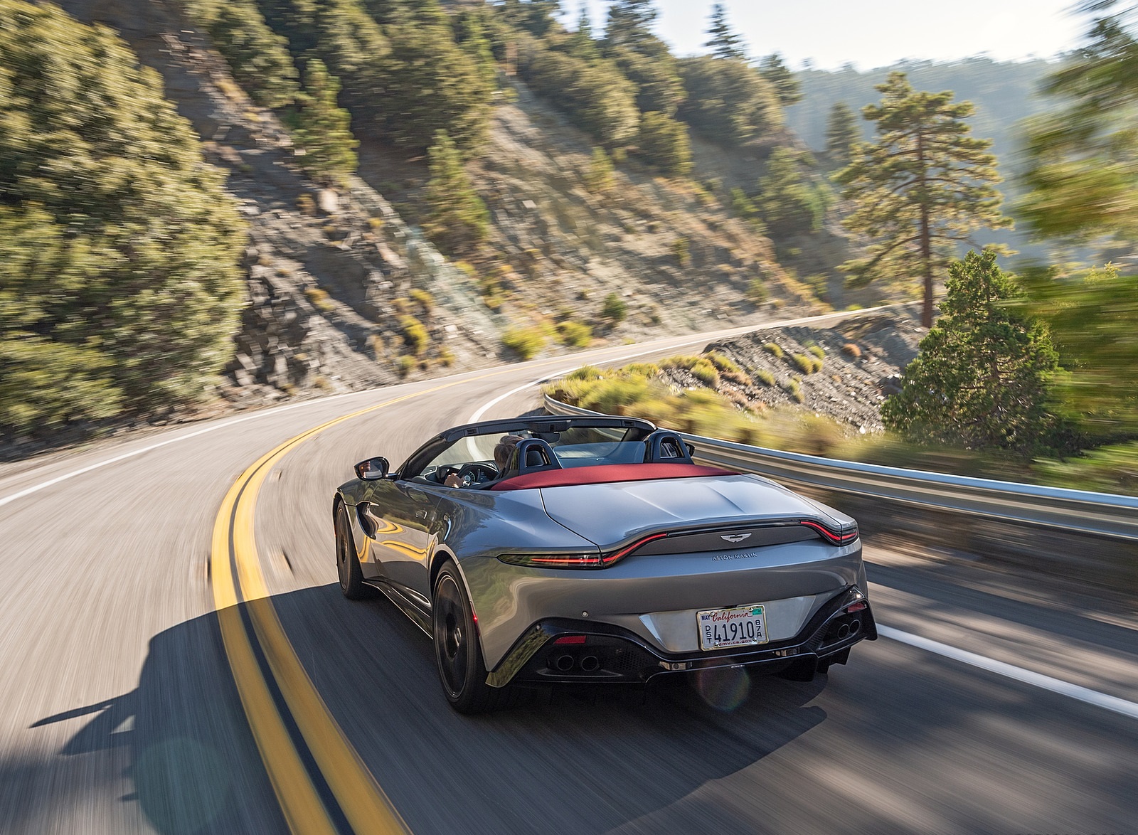 2021 Aston Martin Vantage Roadster (Color: Spirit Silver; US-Spec) Rear Wallpapers #81 of 175