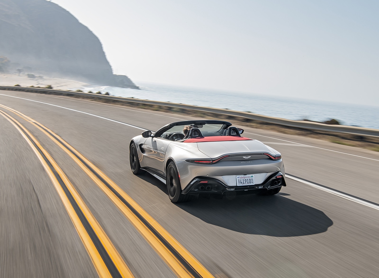 2021 Aston Martin Vantage Roadster (Color: Spirit Silver; US-Spec) Rear Wallpapers #82 of 175