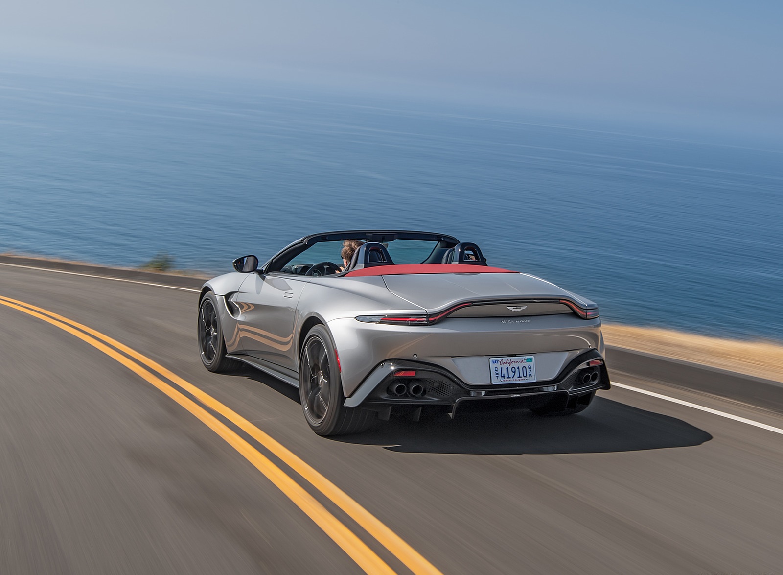 2021 Aston Martin Vantage Roadster (Color: Spirit Silver; US-Spec) Rear Wallpapers #95 of 175