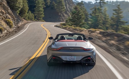 2021 Aston Martin Vantage Roadster (Color: Spirit Silver; US-Spec) Rear Wallpapers 450x275 (83)