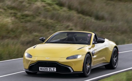 2021 Aston Martin Vantage Roadster (Color: Yellow Tang) Front Three-Quarter Wallpapers 450x275 (27)