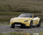 2021 Aston Martin Vantage Roadster (Color: Yellow Tang) Front Three-Quarter Wallpapers 150x120 (17)