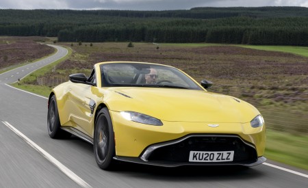 2021 Aston Martin Vantage Roadster (Color: Yellow Tang) Front Three-Quarter Wallpapers  450x275 (5)