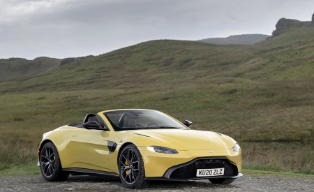 2021 Aston Martin Vantage Roadster (Color: Yellow Tang) Front Three-Quarter Wallpapers 450x275 (46)