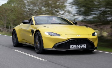 2021 Aston Martin Vantage Roadster (Color: Yellow Tang) Front Three-Quarter Wallpapers 450x275 (7)