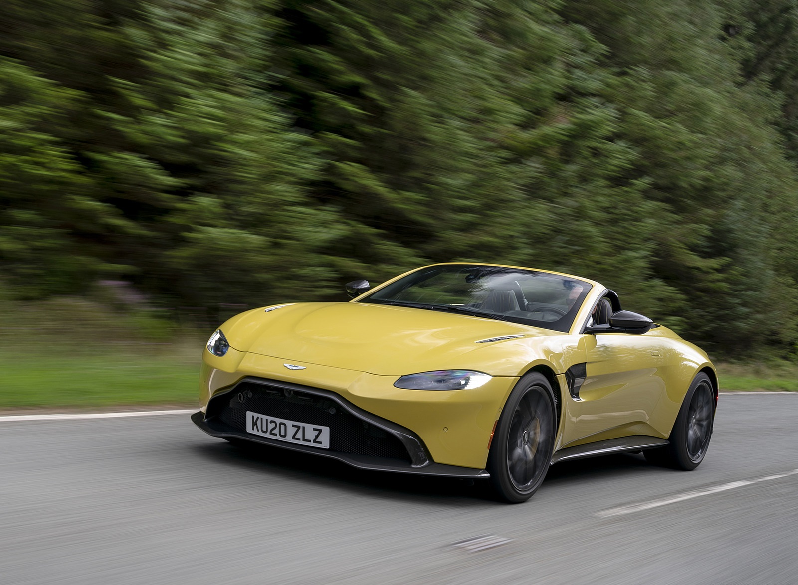 2021 Aston Martin Vantage Roadster (Color: Yellow Tang) Front Three-Quarter Wallpapers (8)