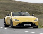 2021 Aston Martin Vantage Roadster (Color: Yellow Tang) Front Three-Quarter Wallpapers 150x120 (19)