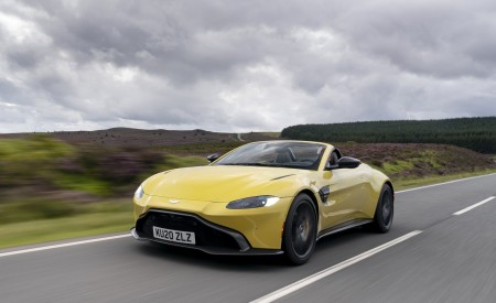 2021 Aston Martin Vantage Roadster (Color: Yellow Tang) Front Three-Quarter Wallpapers 450x275 (2)