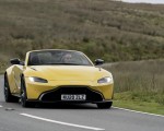 2021 Aston Martin Vantage Roadster (Color: Yellow Tang) Front Wallpapers 150x120 (31)