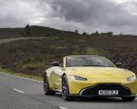2021 Aston Martin Vantage Roadster (Color: Yellow Tang) Front Wallpapers 150x120 (14)