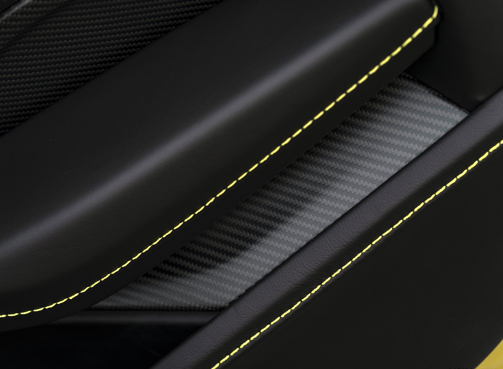 2021 Aston Martin Vantage Roadster (Color: Yellow Tang) Interior Detail Wallpapers #66 of 175