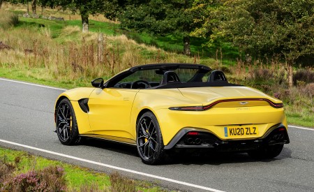 2021 Aston Martin Vantage Roadster (Color: Yellow Tang) Rear Three-Quarter Wallpapers 450x275 (16)