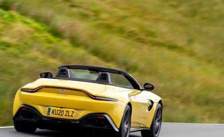 2021 Aston Martin Vantage Roadster (Color: Yellow Tang) Rear Wallpapers 450x275 (33)