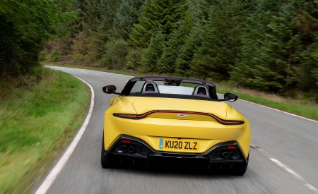 2021 Aston Martin Vantage Roadster (Color: Yellow Tang) Rear Wallpapers 450x275 (43)