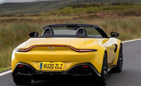 2021 Aston Martin Vantage Roadster (Color: Yellow Tang) Rear Wallpapers 450x275 (49)