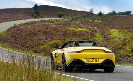 2021 Aston Martin Vantage Roadster (Color: Yellow Tang) Rear Wallpapers 450x275 (44)