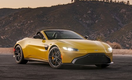 2021 Aston Martin Vantage Roadster (Color: Yellow Tang; US-Spec) Front Three-Quarter Wallpapers 450x275 (141)