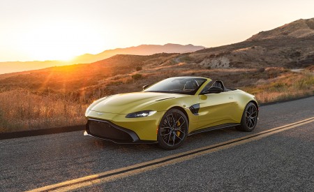2021 Aston Martin Vantage Roadster (Color: Yellow Tang; US-Spec) Front Three-Quarter Wallpapers 450x275 (134)