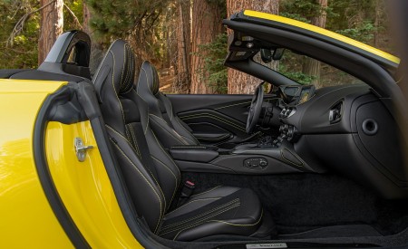 2021 Aston Martin Vantage Roadster (Color: Yellow Tang; US-Spec) Interior Wallpapers 450x275 (156)