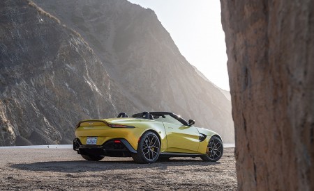 2021 Aston Martin Vantage Roadster (Color: Yellow Tang; US-Spec) Rear Three-Quarter Wallpapers 450x275 (144)