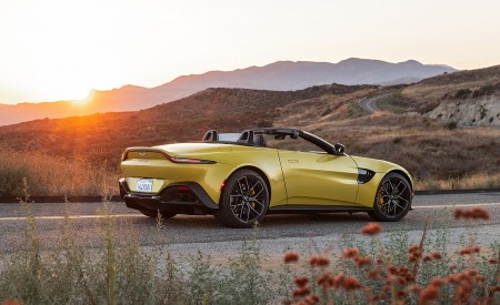 2021 Aston Martin Vantage Roadster (Color: Yellow Tang; US-Spec) Rear Three-Quarter Wallpapers  450x275 (145)