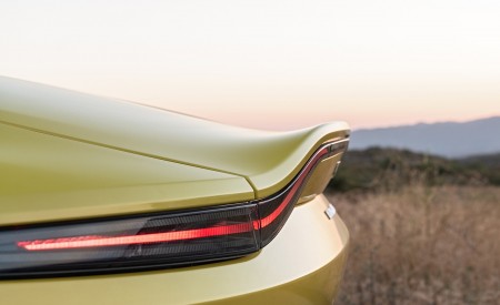 2021 Aston Martin Vantage Roadster (Color: Yellow Tang; US-Spec) Spoiler Wallpapers 450x275 (152)