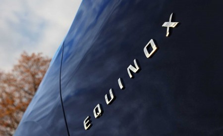 2021 Chevrolet Equinox Premier Detail Wallpapers 450x275 (9)