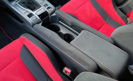 2021 Honda Civic Type R Limited Edition Central Console Wallpapers 450x275 (34)