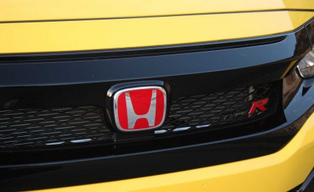 2021 Honda Civic Type R Limited Edition (Color: Sunlight Yellow) Front Bumper Wallpapers 450x275 (17)