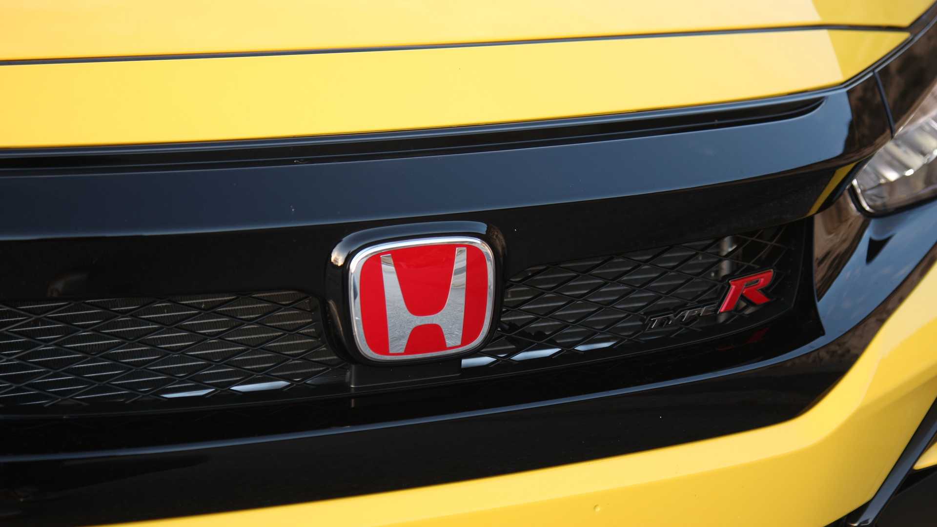 2021 Honda Civic Type R Limited Edition (Color: Sunlight Yellow) Front Bumper Wallpapers #17 of 92