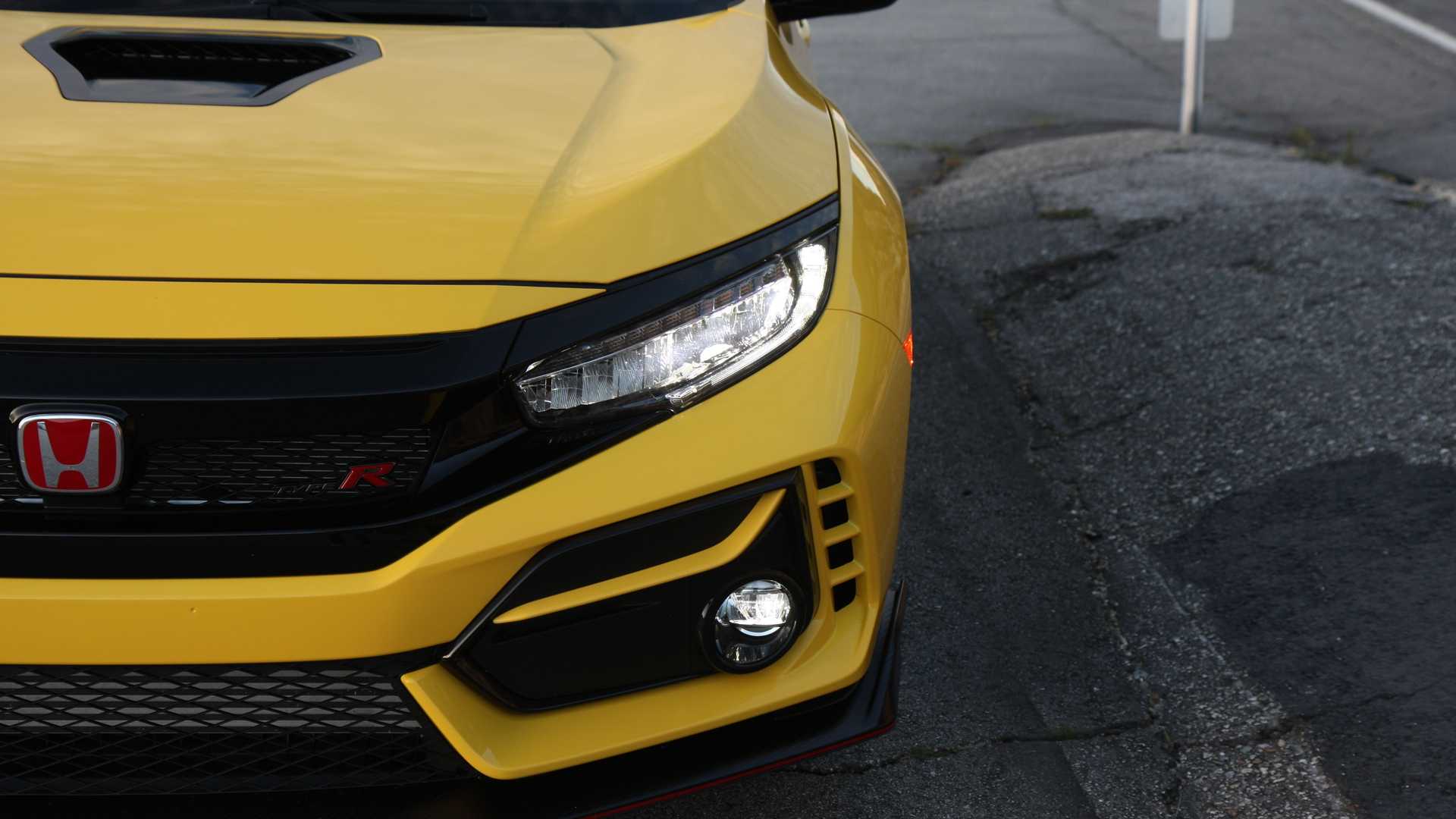 2021 Honda Civic Type R Limited Edition (Color: Sunlight Yellow) Headlight Wallpapers #18 of 92