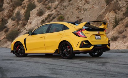 2021 Honda Civic Type R Limited Edition (Color: Sunlight Yellow) Rear Three-Quarter Wallpapers 450x275 (6)