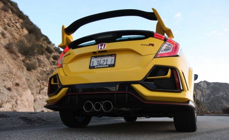 2021 Honda Civic Type R Limited Edition (Color: Sunlight Yellow) Rear Wallpapers 450x275 (3)